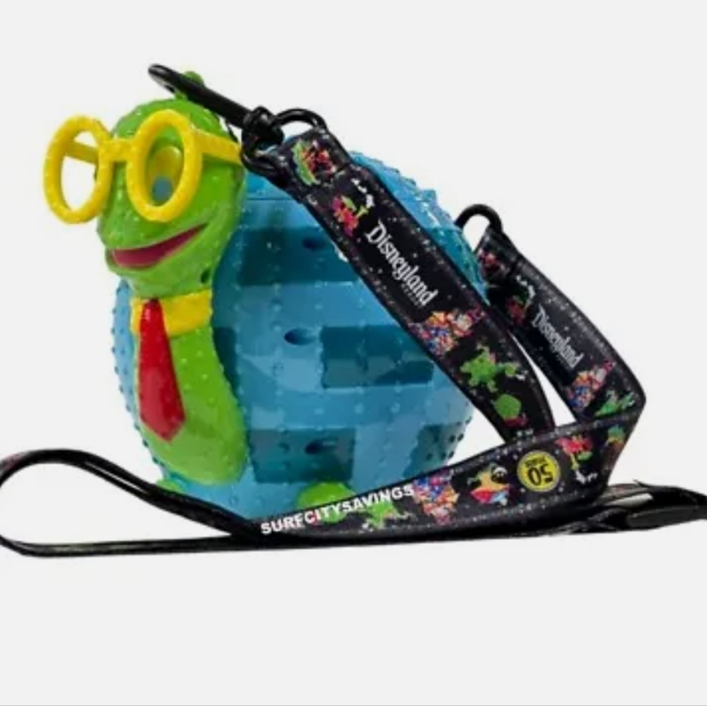 Disney Parks Disneyland Main St Electrical Parade Light Up Turtle Sipper Cup NEW